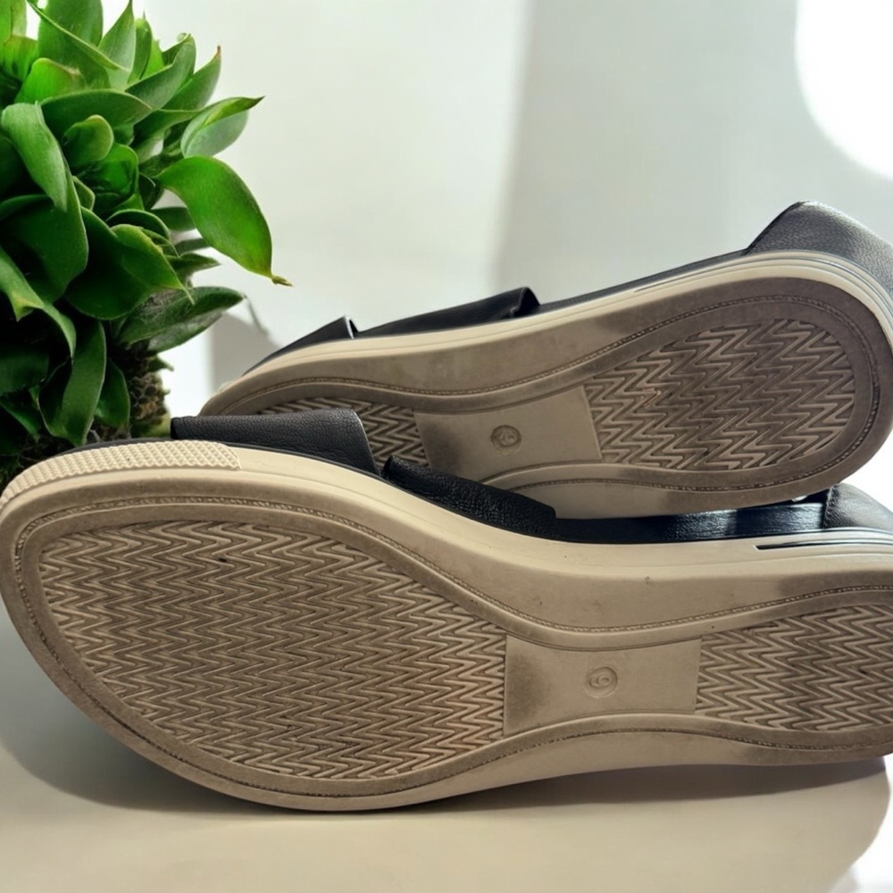 Eileen Fisher Sport Wide Strap Tumbled Soft Leather Sneaker Sandal Womens 6 - Picture 9 of 11
